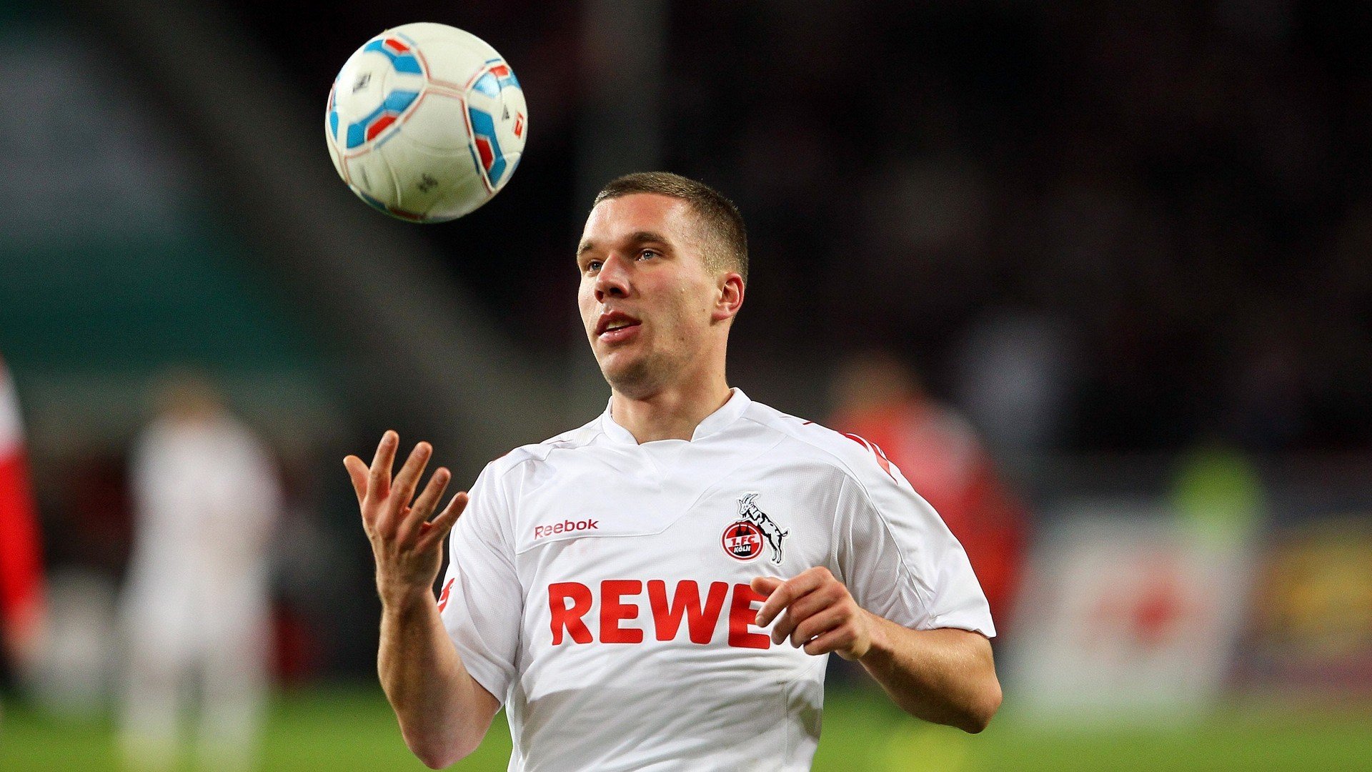 C罗焦点对战，Uzi与30激战热火分钟，持续失利胜负难料！赢得满堂喝彩