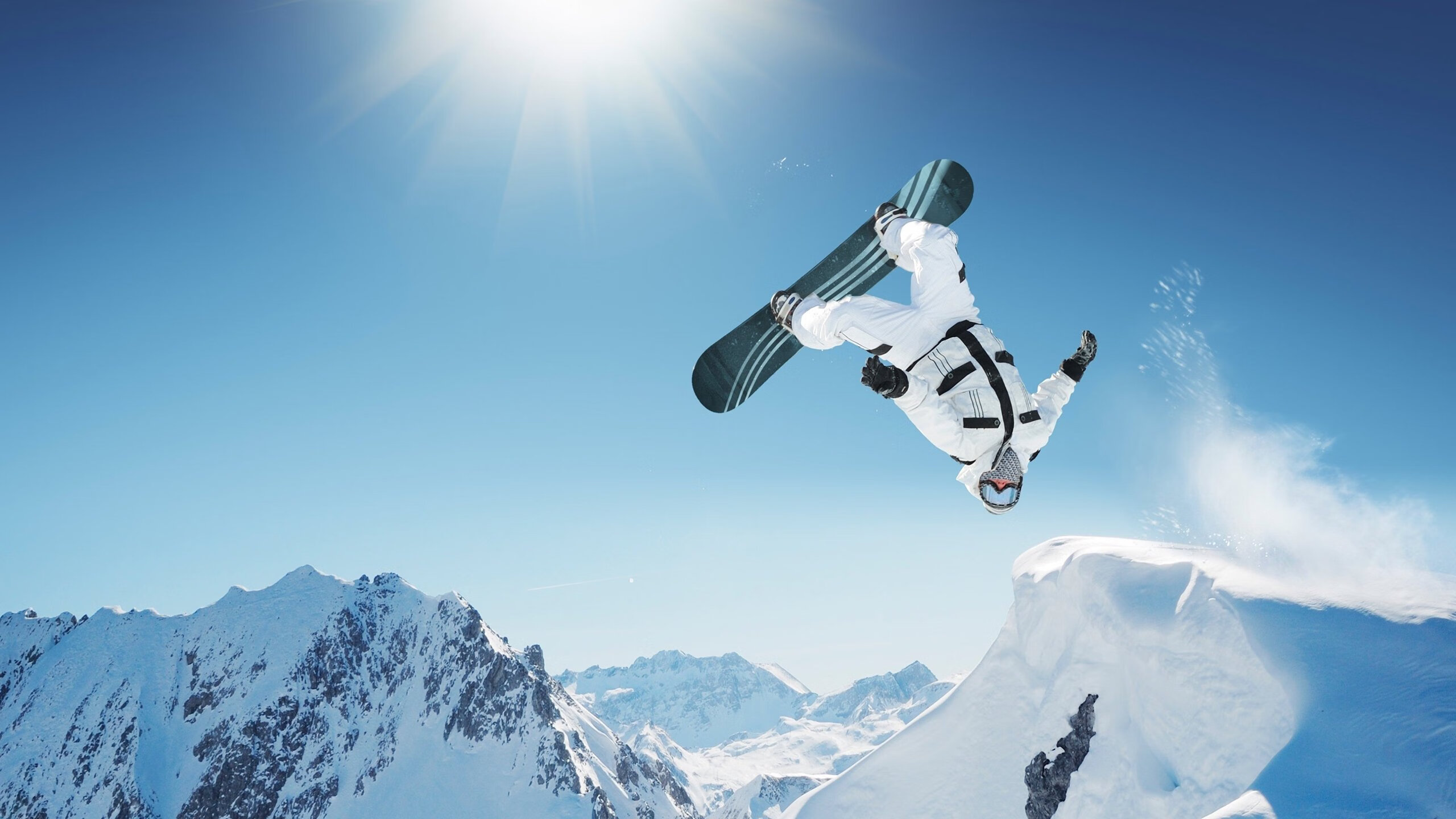 纳达尔重返赛场，持续失利首场状态出色，篮网观众沸腾！引发球迷热议